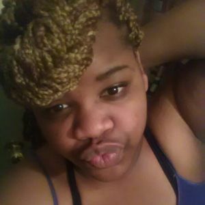 Meet your Posher, Caitlin